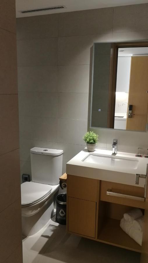 Ln Residence Changdi - New Aiqun Building - Canton Fair Free Shuttle Bus During Canton Fair Period المظهر الخارجي الصورة